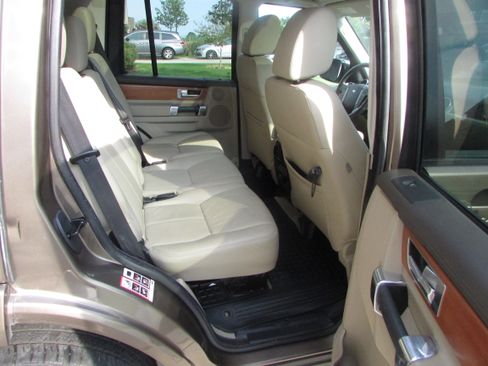 Used 2014 Land Rover LR4 HSE LUX AWD/4WD image 16