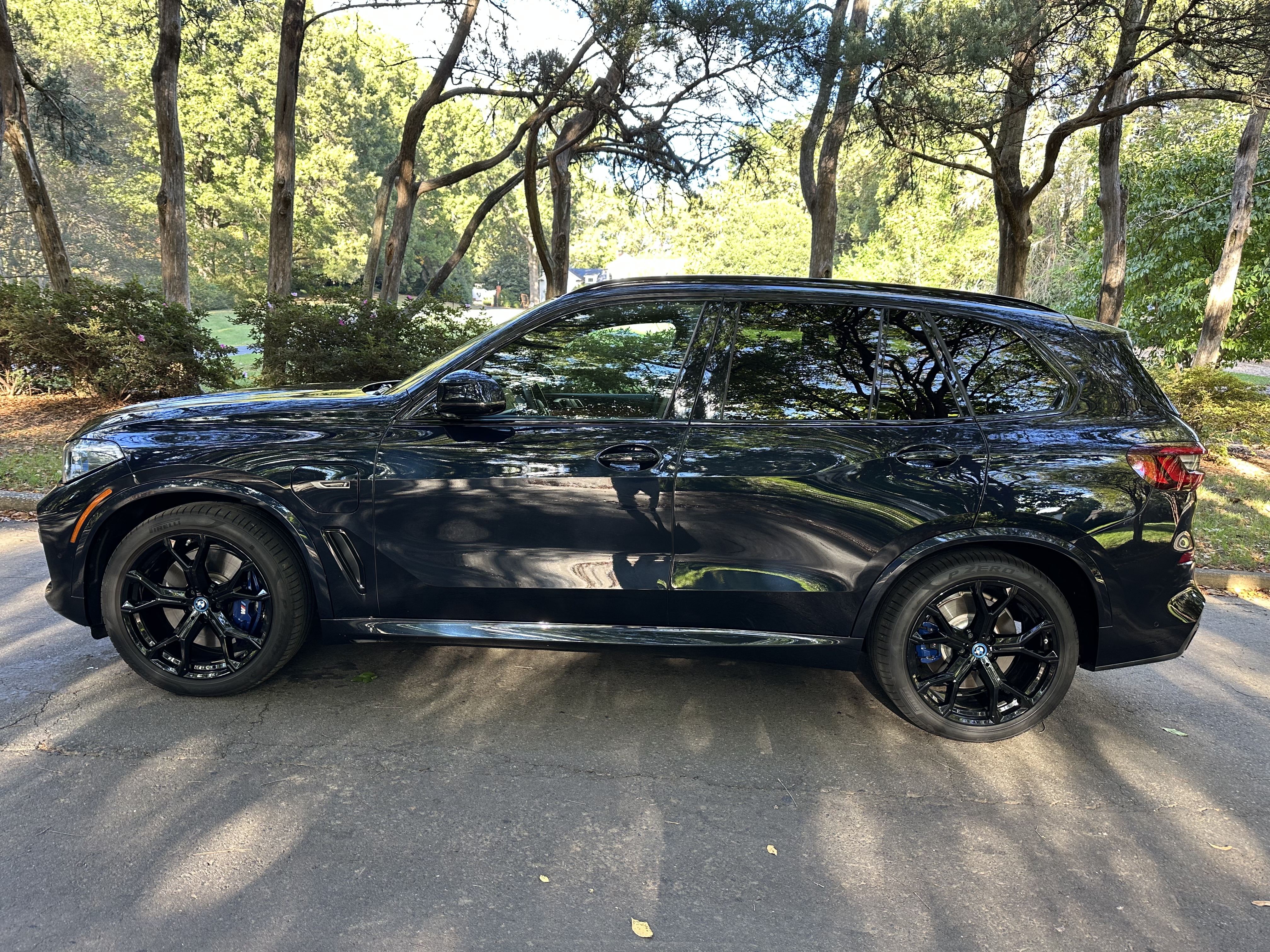 Used 2022 BMW X5 xDrive45e w/ M Sport Package AWD/4WD image 16
