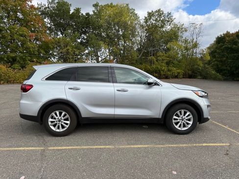 Used 2019 Kia Sorento L image 6