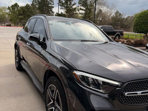 Used 2024 Mercedes-Benz GLC 300 4MATIC image 4