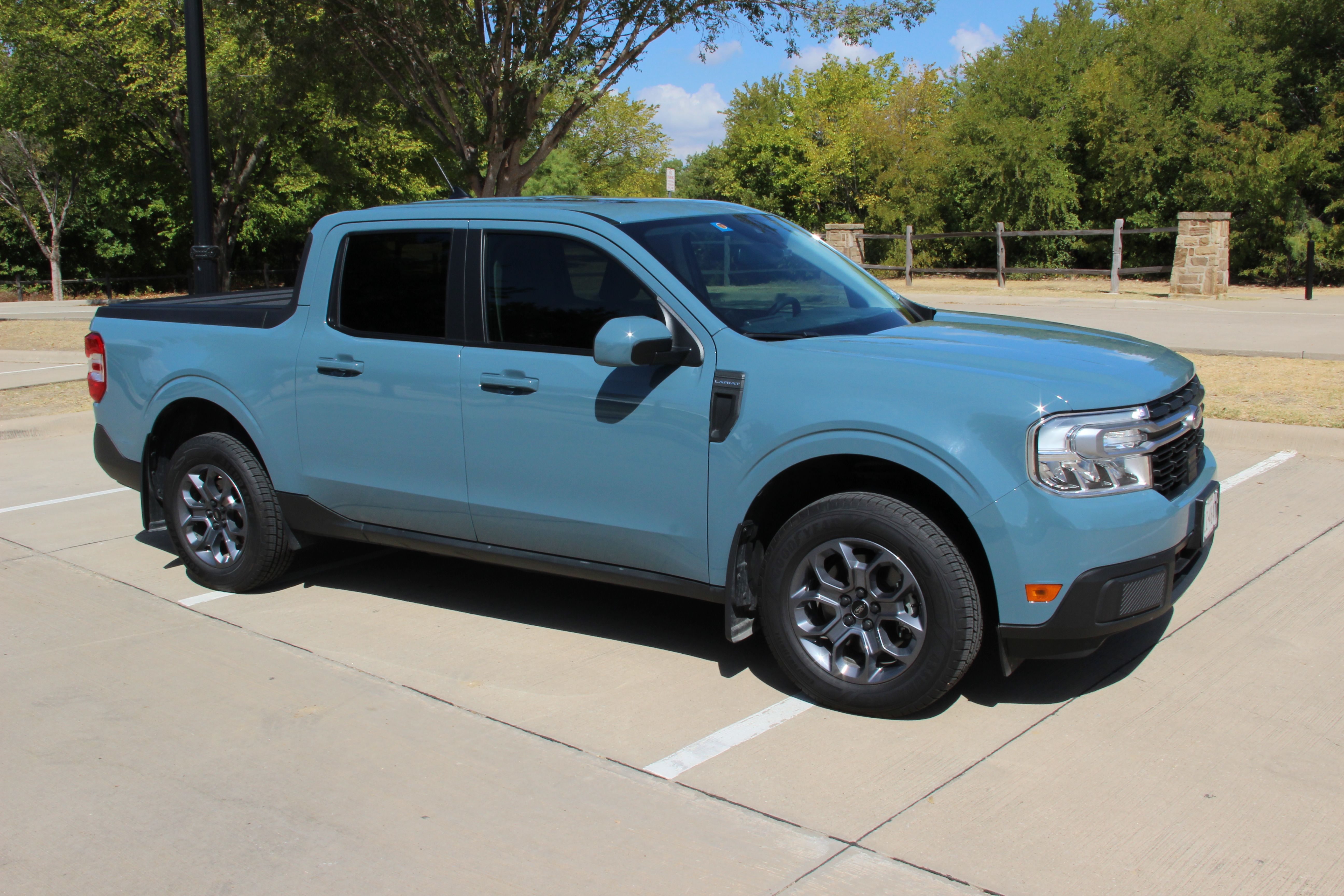 Used 2023 Ford Maverick Lariat w/ Lariat Luxury Package FWD image 8