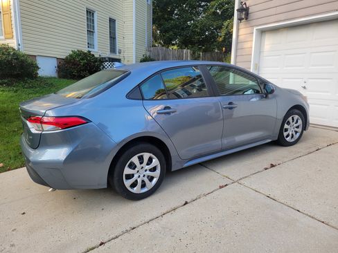 Used 2024 Toyota Corolla LE image 1