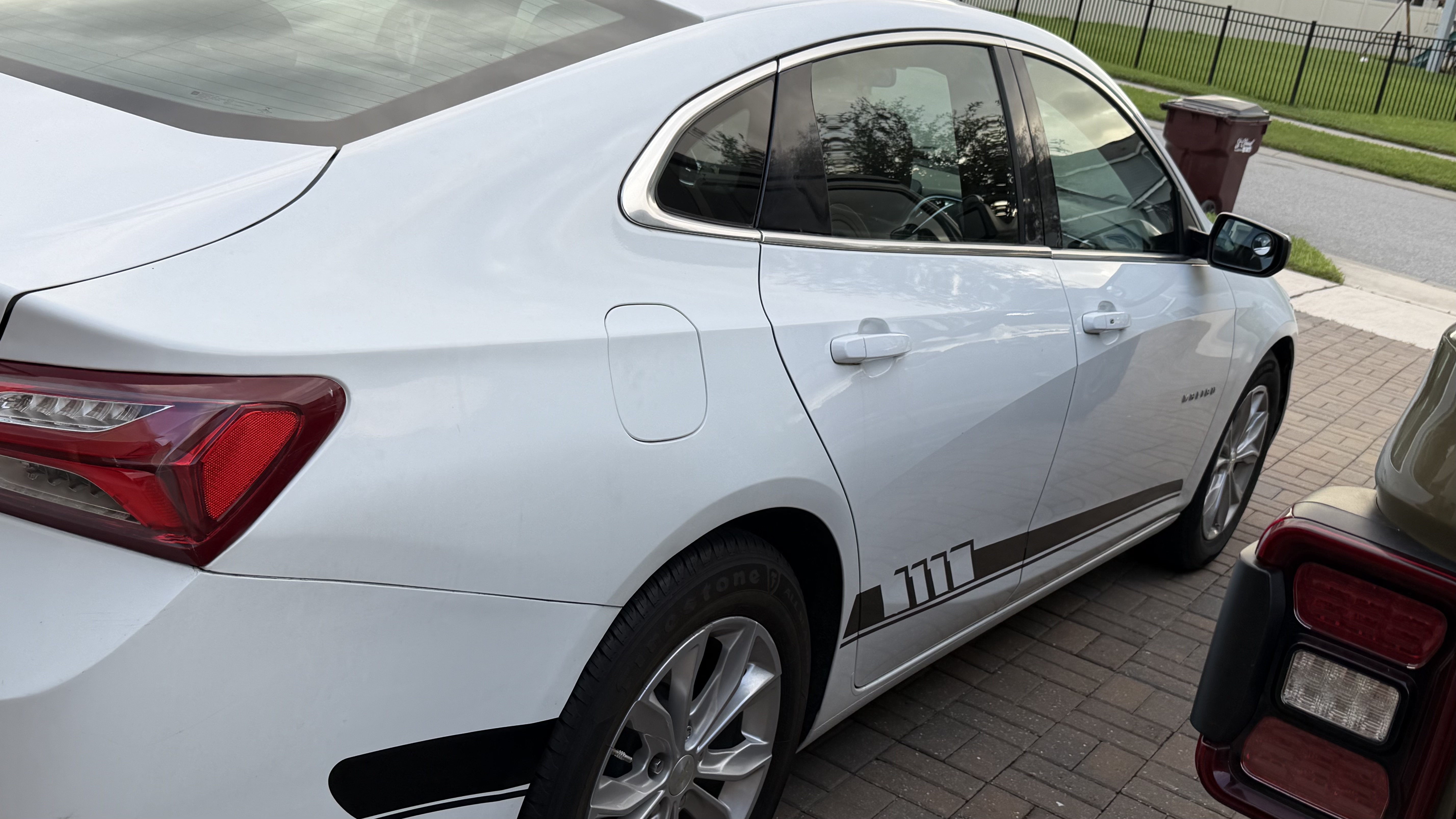 Used 2021 Chevrolet Malibu LT FWD image 13