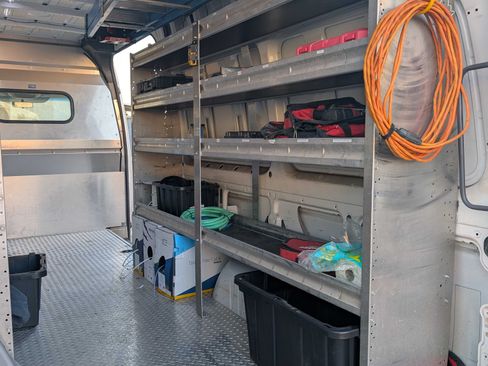 Used 2010 Mercedes-Benz Sprinter 2500 image 12