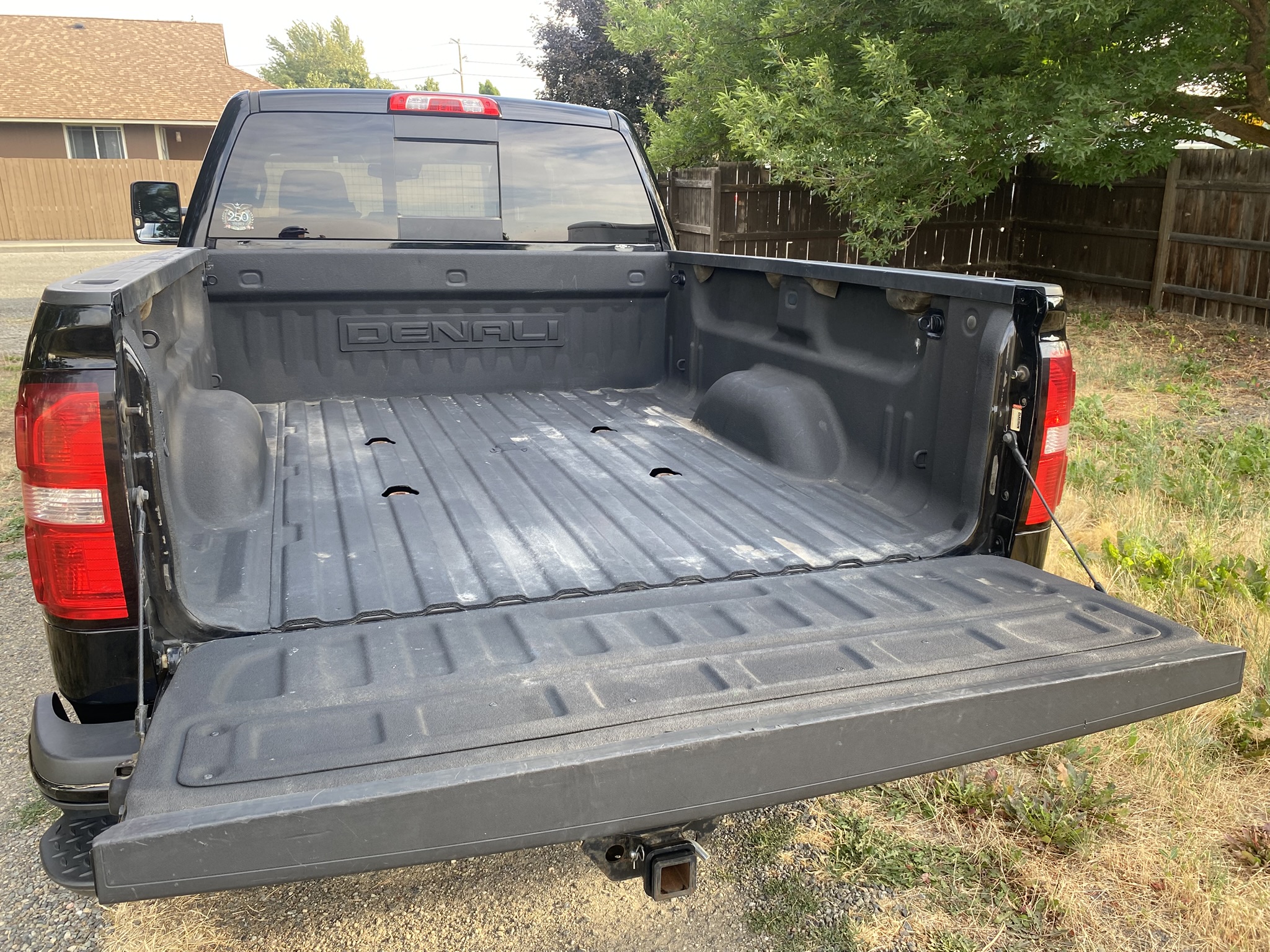 Used 2017 GMC Sierra 3500 Denali AWD/4WD image 4