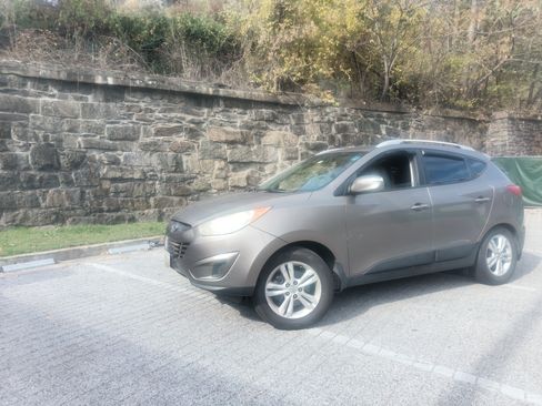 Used 2012 Hyundai Tucson GLS image 6