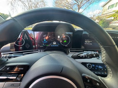 Used 2023 Hyundai Elantra Limited w/ Cargo Package image 10