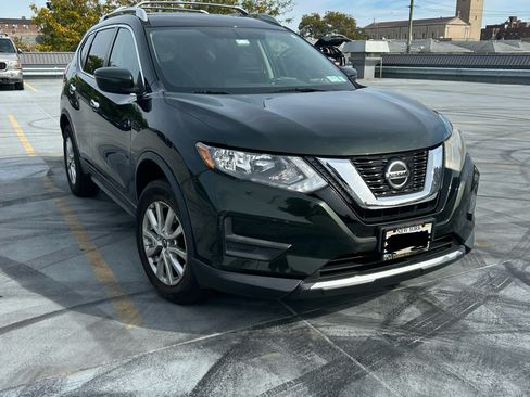 Used 2018 Nissan Rogue SV image 4