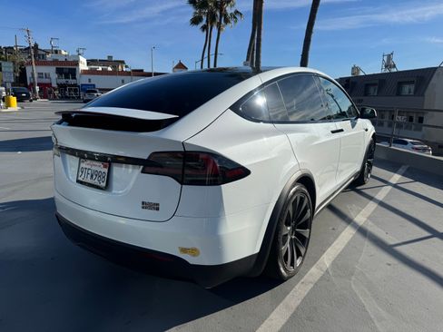 Used 2025 Tesla Model X Plaid image 8