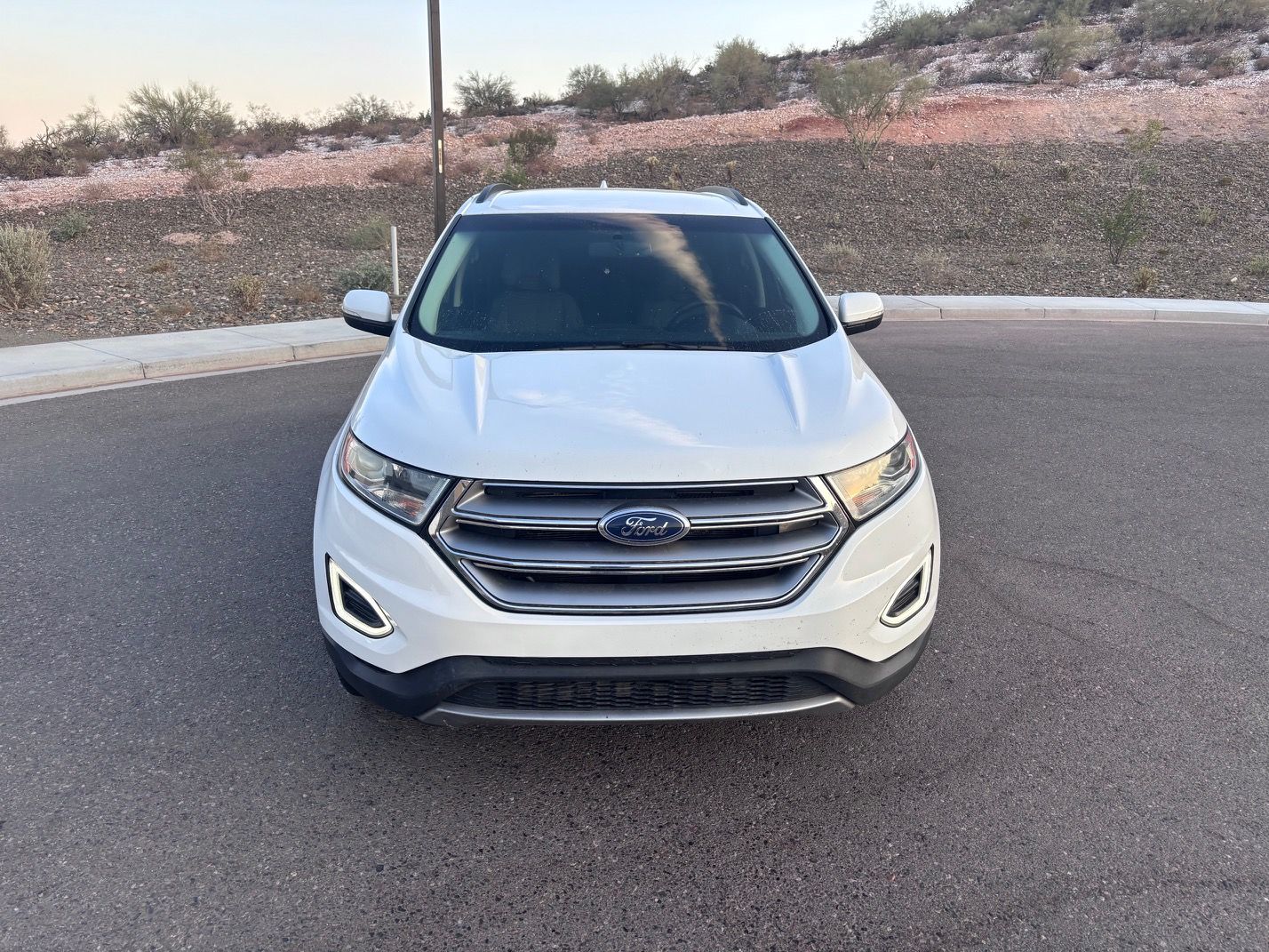 Used 2018 Ford Edge SEL FWD image 4