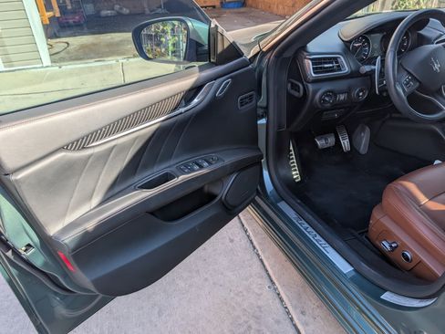 Used 2021 Maserati Ghibli S GranSport image 11