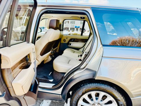 Used 2018 Land Rover Range Rover HSE image 5
