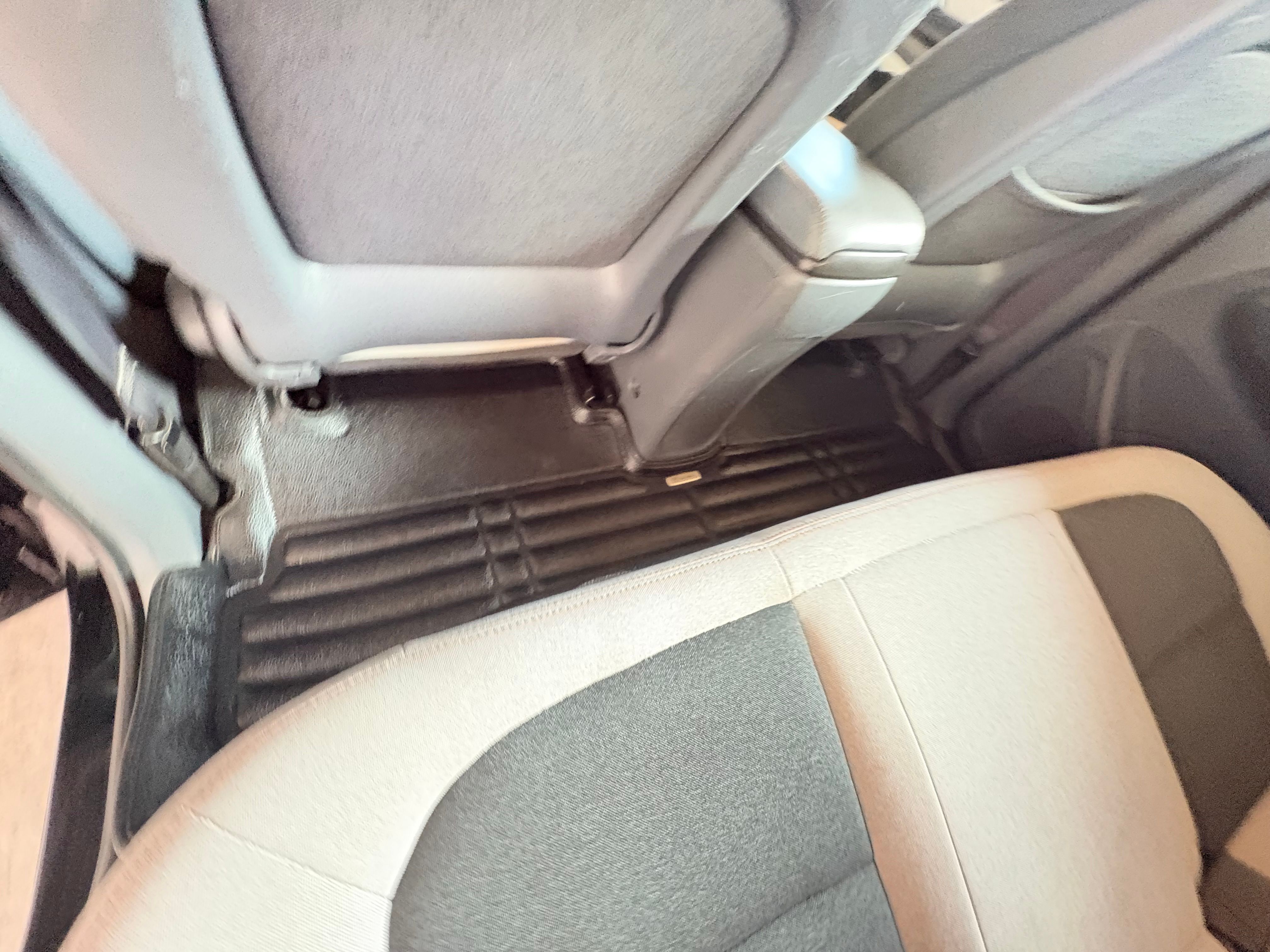 Used 2017 Chevrolet Bolt LT FWD image 31