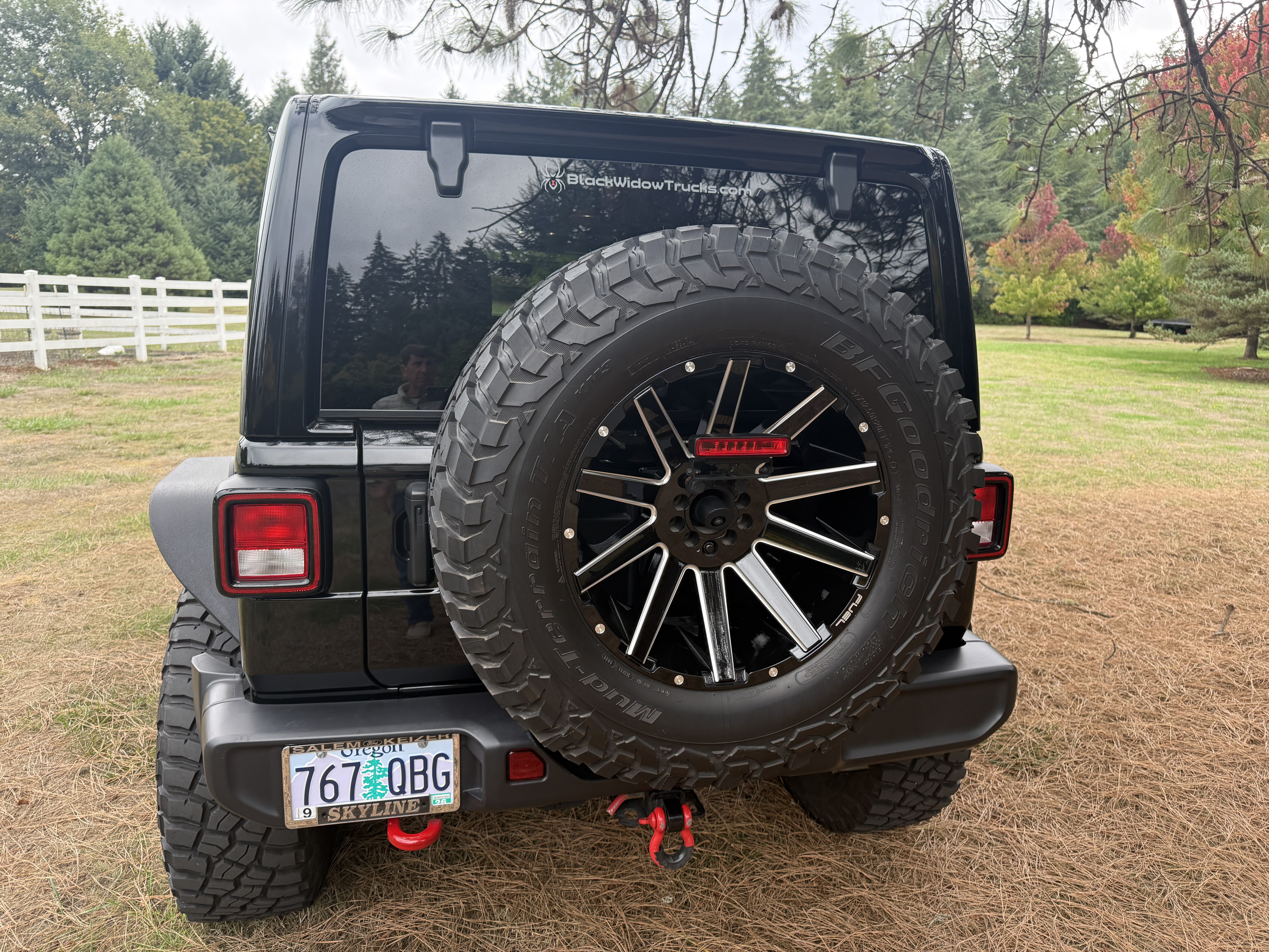 Used 2022 Jeep Wrangler Unlimited Sahara w/ Cold Weather Group AWD/4WD image 5