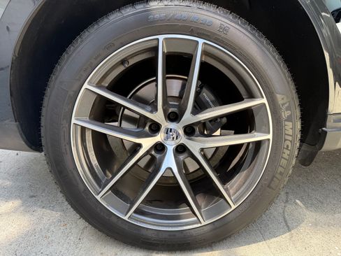 Used 2024 Porsche Macan Turbo AWD/4WD image 15