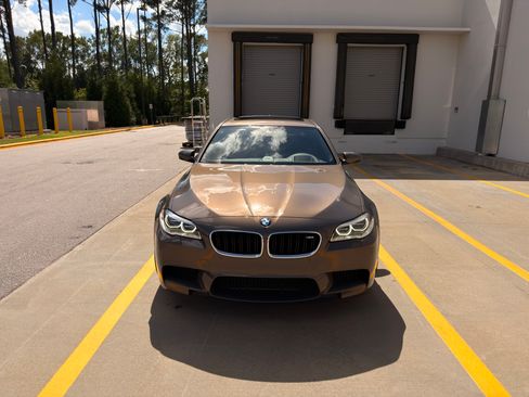 Used 2016 BMW M5 RWD image 1