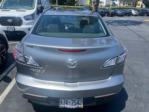 Used 2010 MAZDA MAZDA3 i Touring FWD image 4