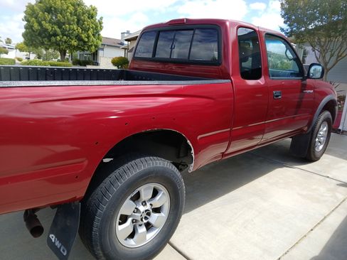 Used 2000 Toyota Tacoma 4x4 Xtracab V6 image 5