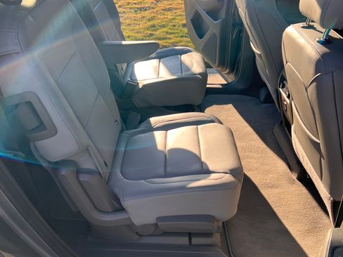 Used 2021 Chevrolet Traverse LT image 5