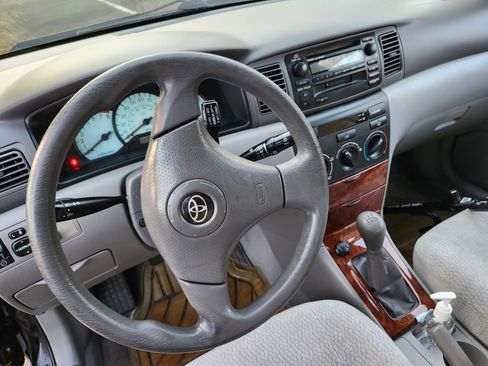 Used 2004 Toyota Corolla LE image 15