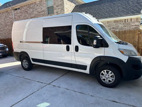 Used 2024 RAM ProMaster 2500 w/ Quick Order Package 22G SLT image 4