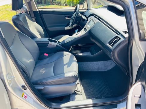 Used 2013 Toyota Prius Four FWD image 6