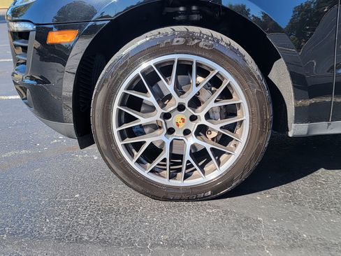 Used 2018 Porsche Macan S image 6