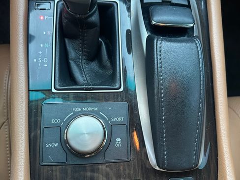 Used 2013 Lexus LS 460 w/ Comfort Pkg RWD image 11
