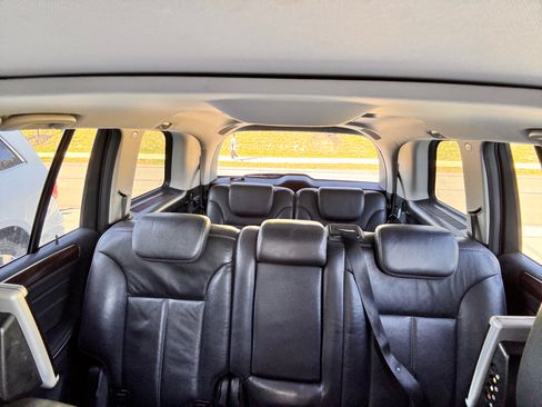 Used 2009 Mercedes-Benz GL 550 4MATIC image 2