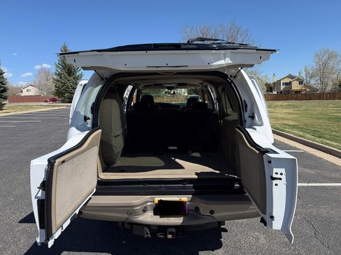 Used 2005 Ford Excursion Eddie Bauer image 8