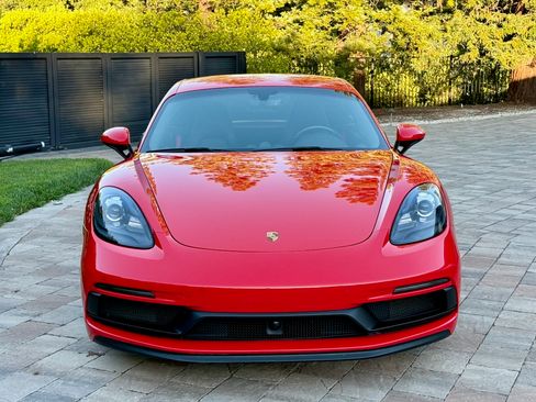 Used 2018 Porsche 718 Cayman GTS RWD image 9