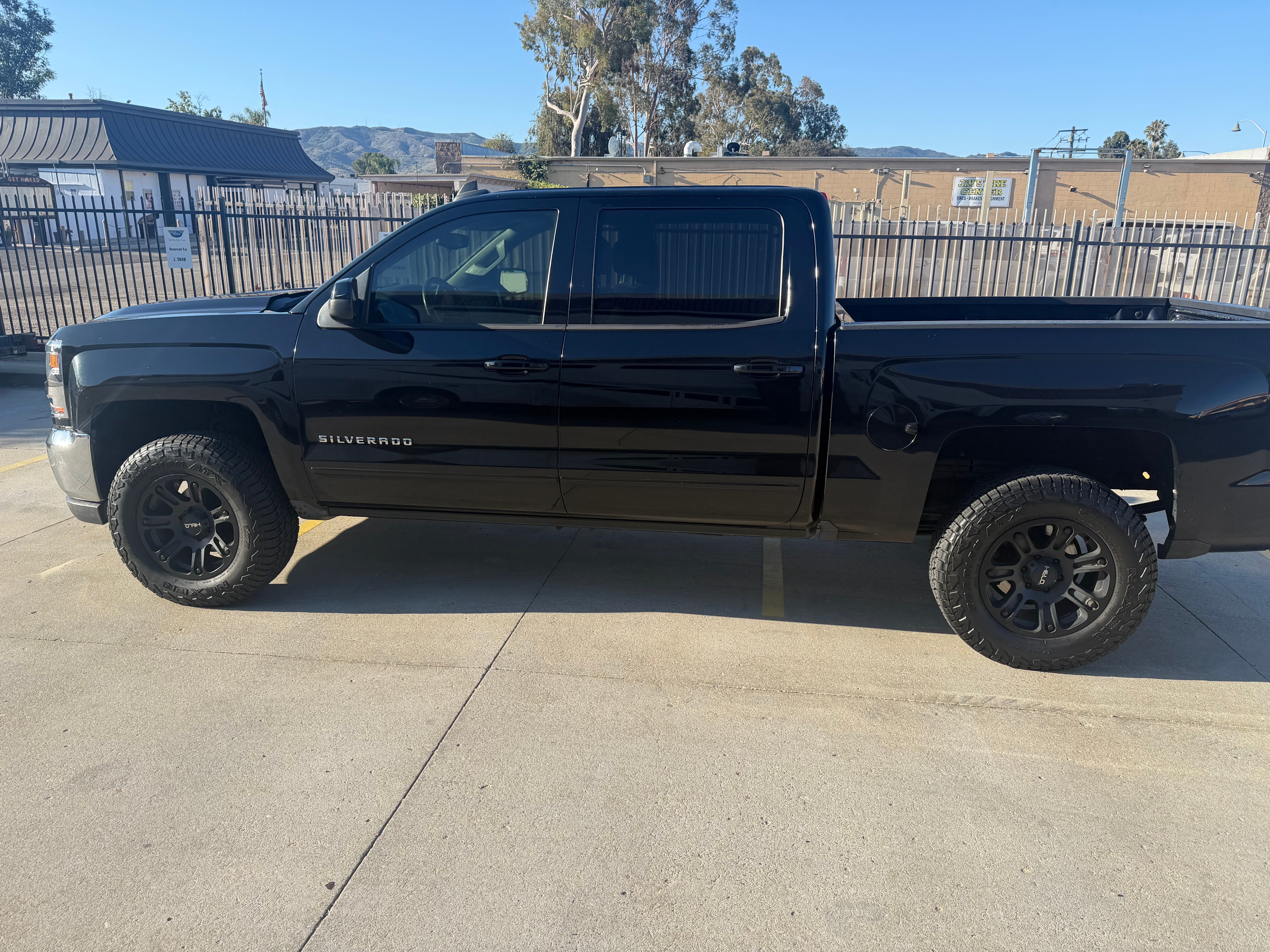 Used 2017 Chevrolet Silverado 1500 LT w/ LPO, Black Pack AWD/4WD image 5