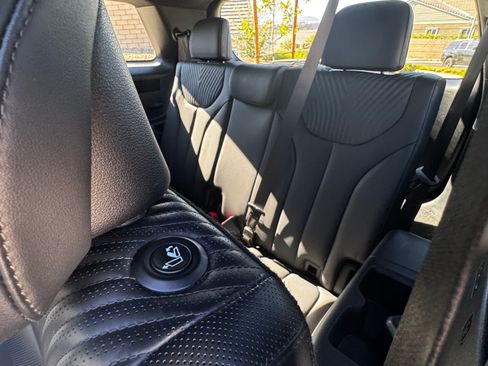 Used 2023 Hyundai Palisade Calligraphy w/ Winter Package image 10