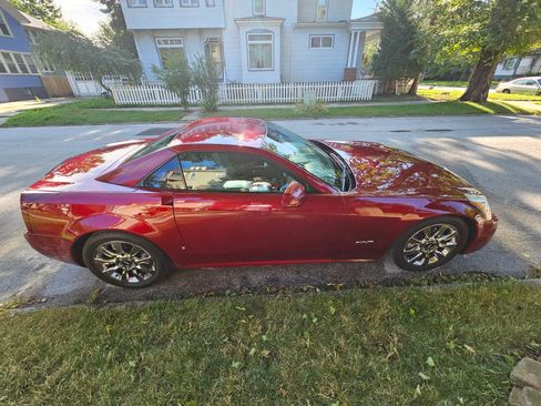 Used 2006 Cadillac XLR image 4