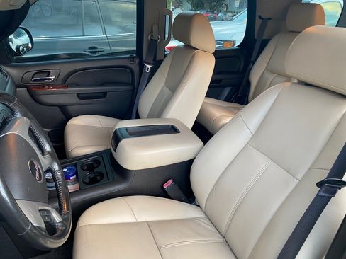 Used 2014 GMC Yukon SLE image 17