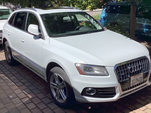 Used 2014 Audi Q5 2.0T Premium Plus w/ Premium Plus Package AWD/4WD image 2