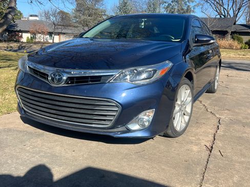 Used 2014 Toyota Avalon Limited w/ Technology Package image 2