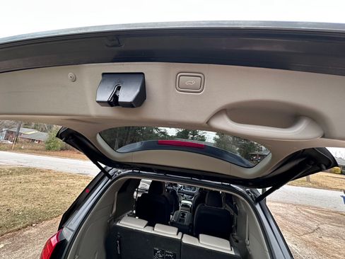 Used 2017 Kia Sedona SX image 21