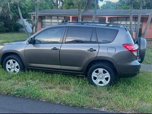 Used 2011 Toyota RAV4 2WD w/ Base L4 Extra Value Pkg image 4