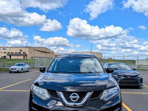 Used 2015 Nissan Rogue S AWD/4WD image 9