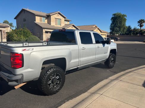 Used 2015 Chevrolet Silverado 2500 LT w/ LT Convenience Package image 6