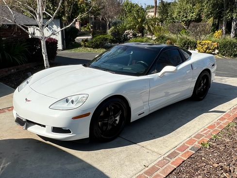 Used 2008 Chevrolet Corvette Coupe w/ Preferred Equipment Group RWD image 8