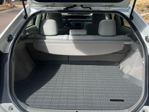 Used 2014 Toyota Prius Three image 9