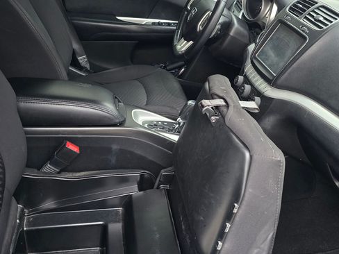 Used 2014 Dodge Journey SXT w/ Flexible Seating Group image 12