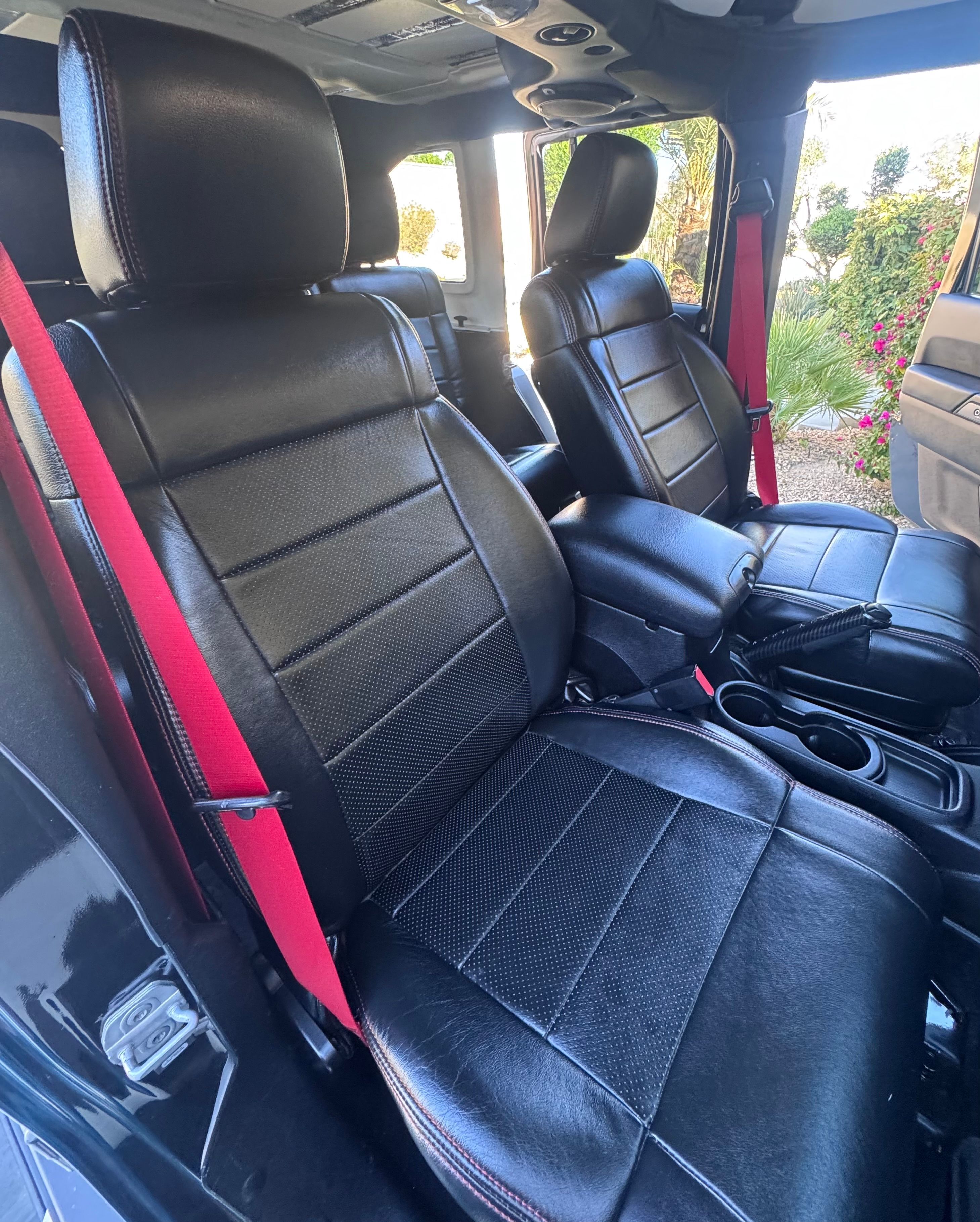 Used 2012 Jeep Wrangler Unlimited Sport AWD/4WD image 9