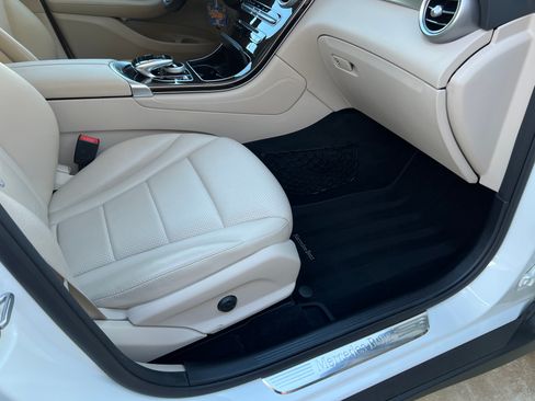 Used 2016 Mercedes-Benz GLC 300 300 Sport Utility 4D image 19