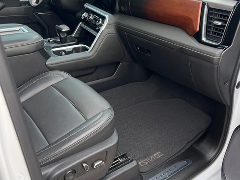 Used 2022 GMC Sierra 1500 Denali image 9