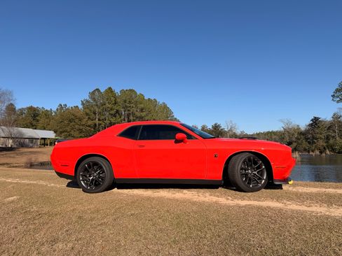 Used 2023 Dodge Challenger R/T Scat Pack w/ Plus Package image 4