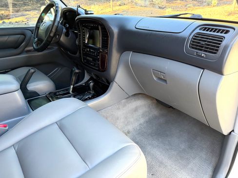 Used 2002 Toyota Land Cruiser AWD/4WD image 20