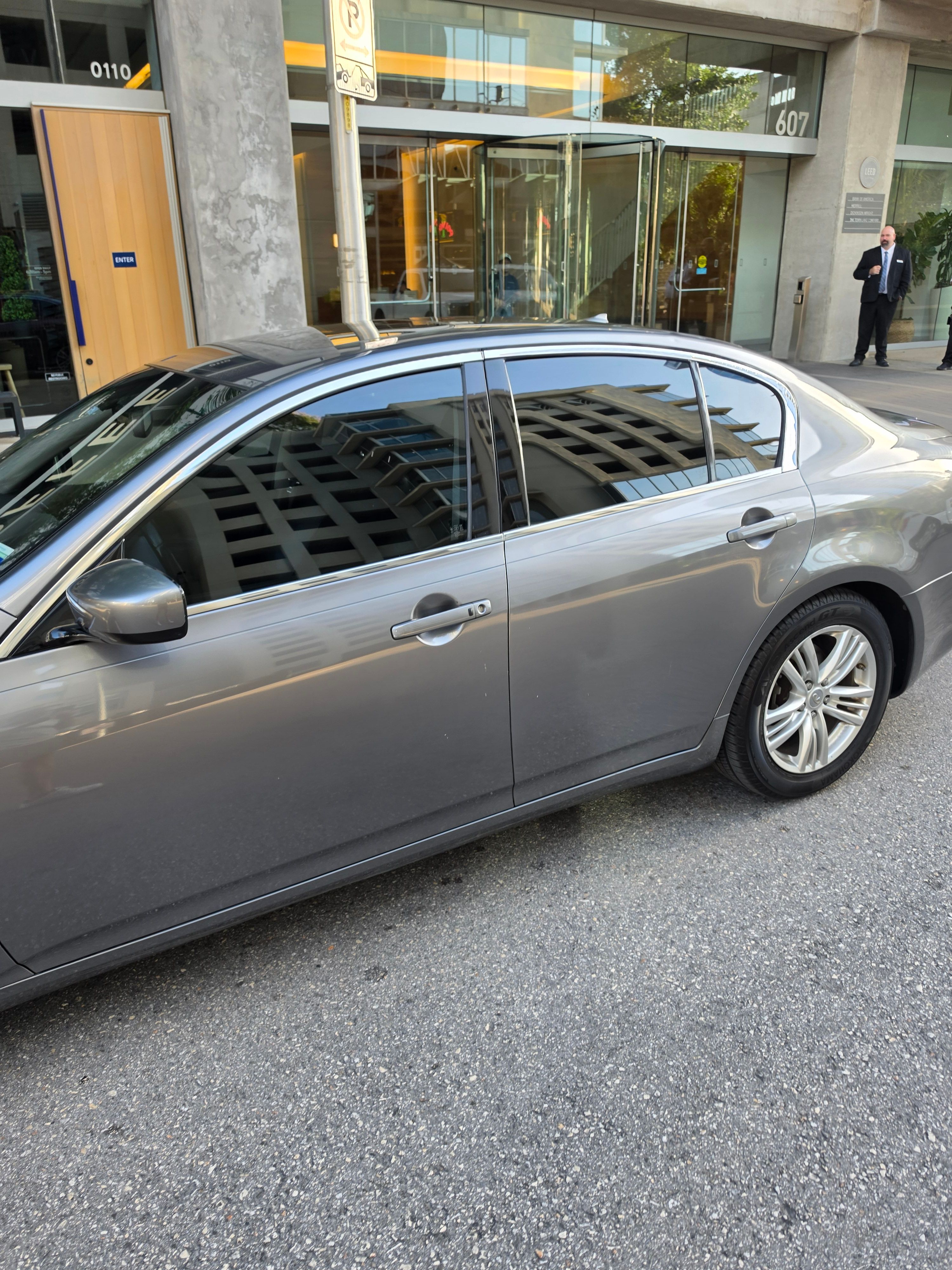 Used 2010 INFINITI G37 Journey w/ Premium Pkg RWD image 15